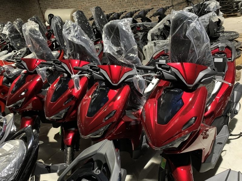 ICS GROUP always inspects the condition of motorcycles before packaging